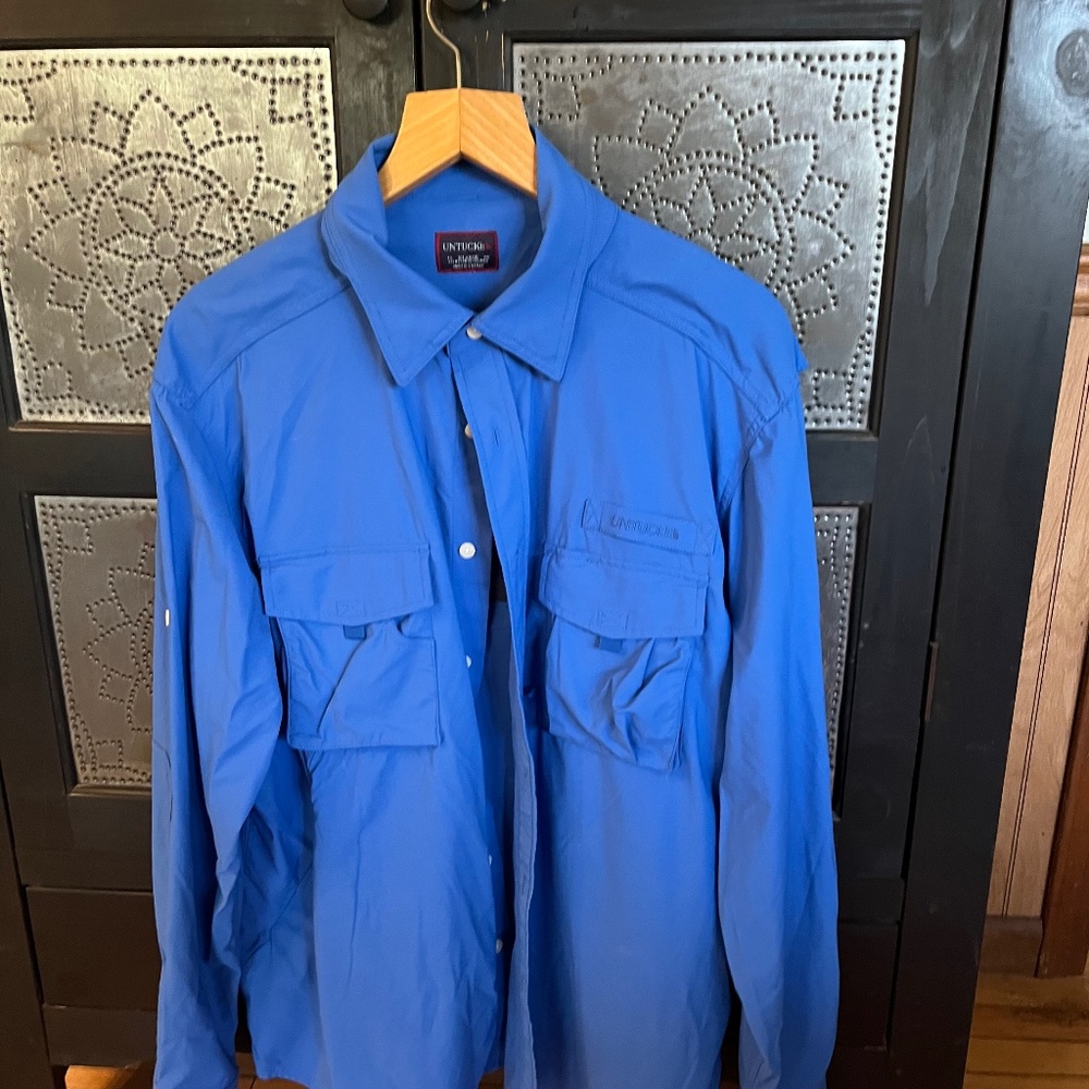 Mens XL untuckit shirt